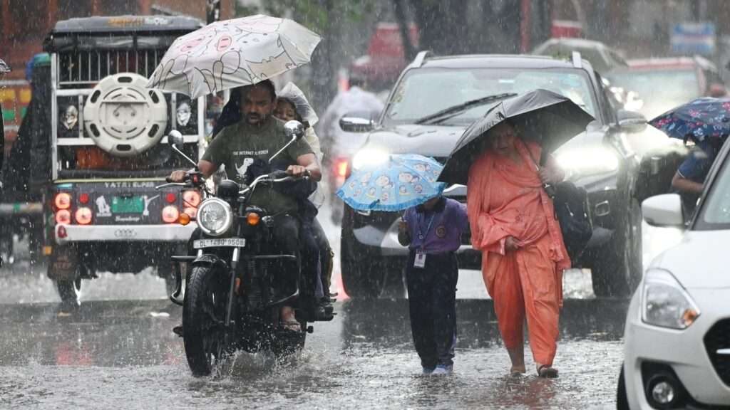 Delhi thunderstrom