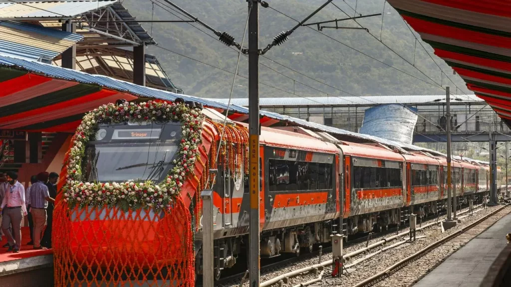 Vande Bharat Express crosses Chenab Bridge as passengers chant “Bharat Mata Ki Jai”