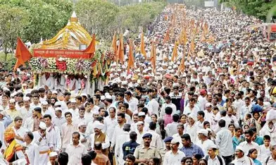 Sant Tukaram Palkhi procession begins from Dehu as part of Pandharpur Wari 2025.
