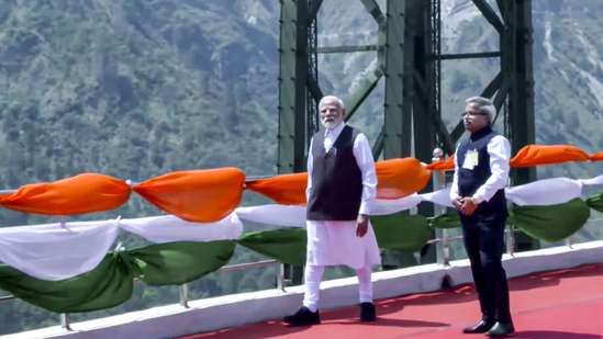 PM modi inagurates chenab rail bridge
