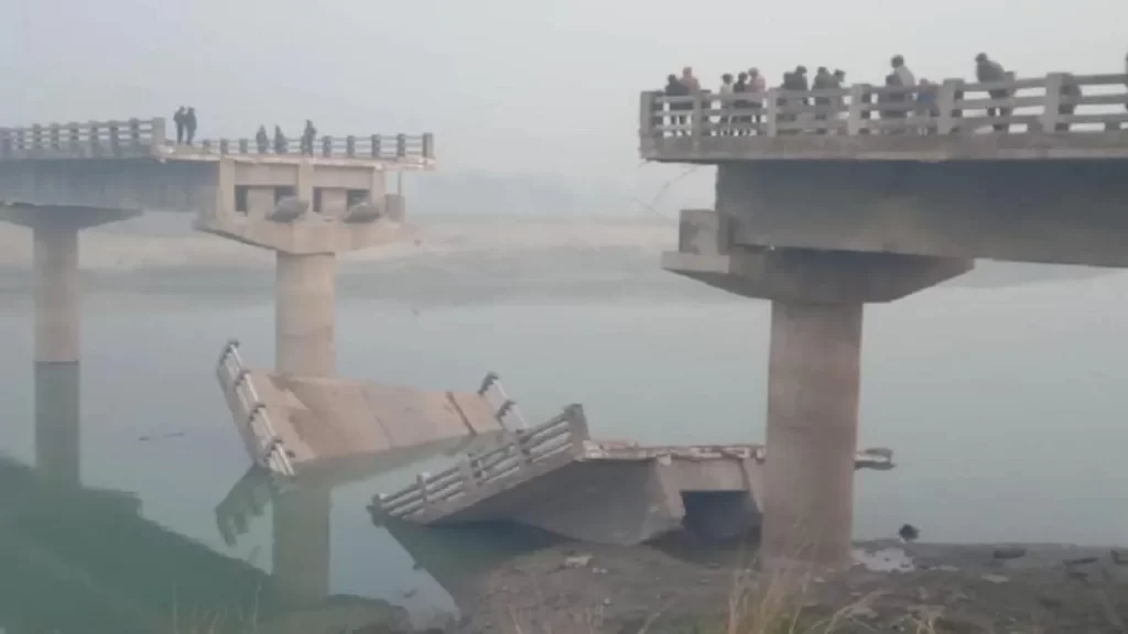 ₹422 crore bridge damaged