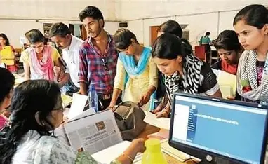 Education officials addressing media on FYJC admission delays in Maharashtra.