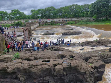 Pune bridge collapse