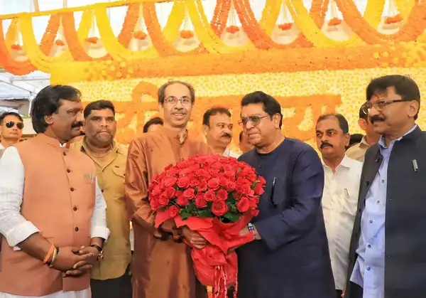 Raj Thackeray visits Matoshree