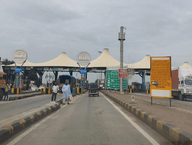 Gujarat barrier-free toll plaza