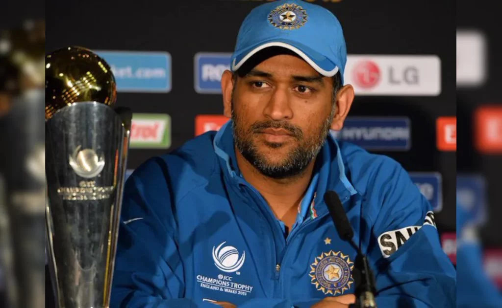 MS Dhoni mentoring India team