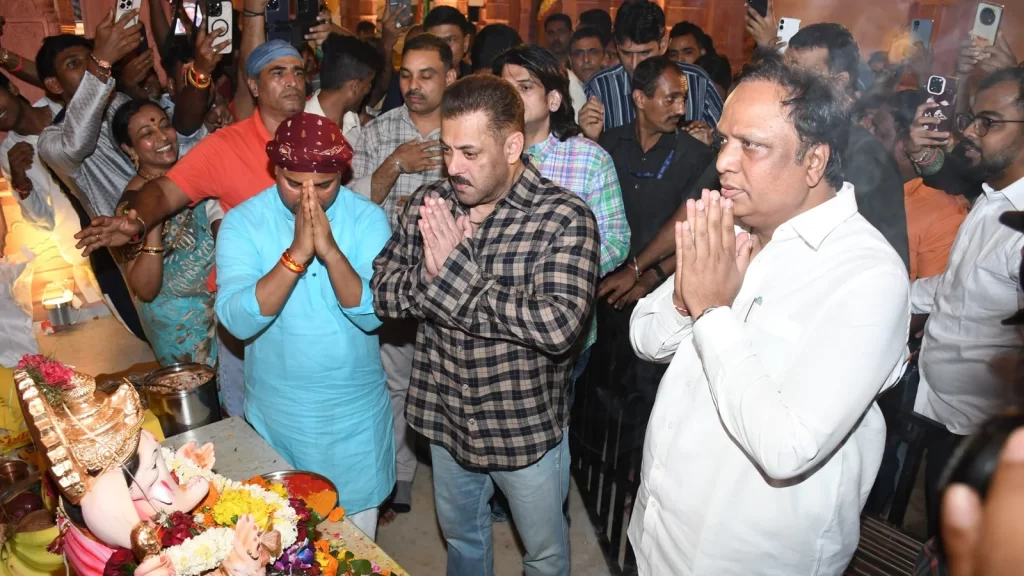 Salman Khan Ganpati Visit
