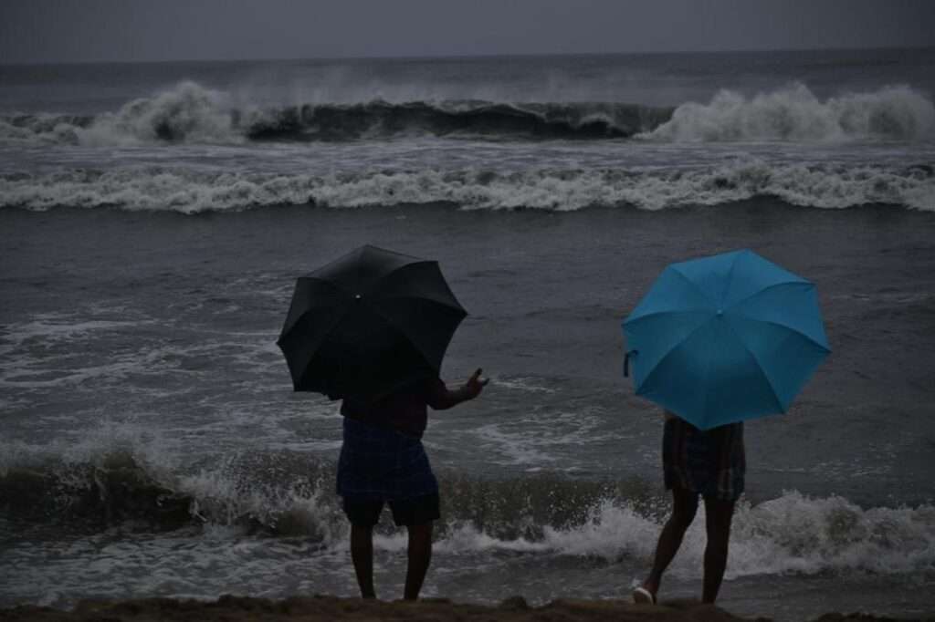Cyclone Montha lashes Chennai