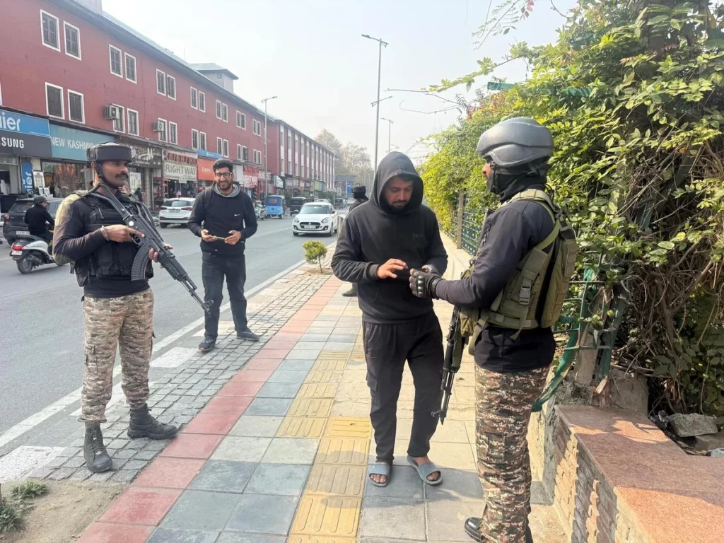 Kashmir anti-terror crackdown