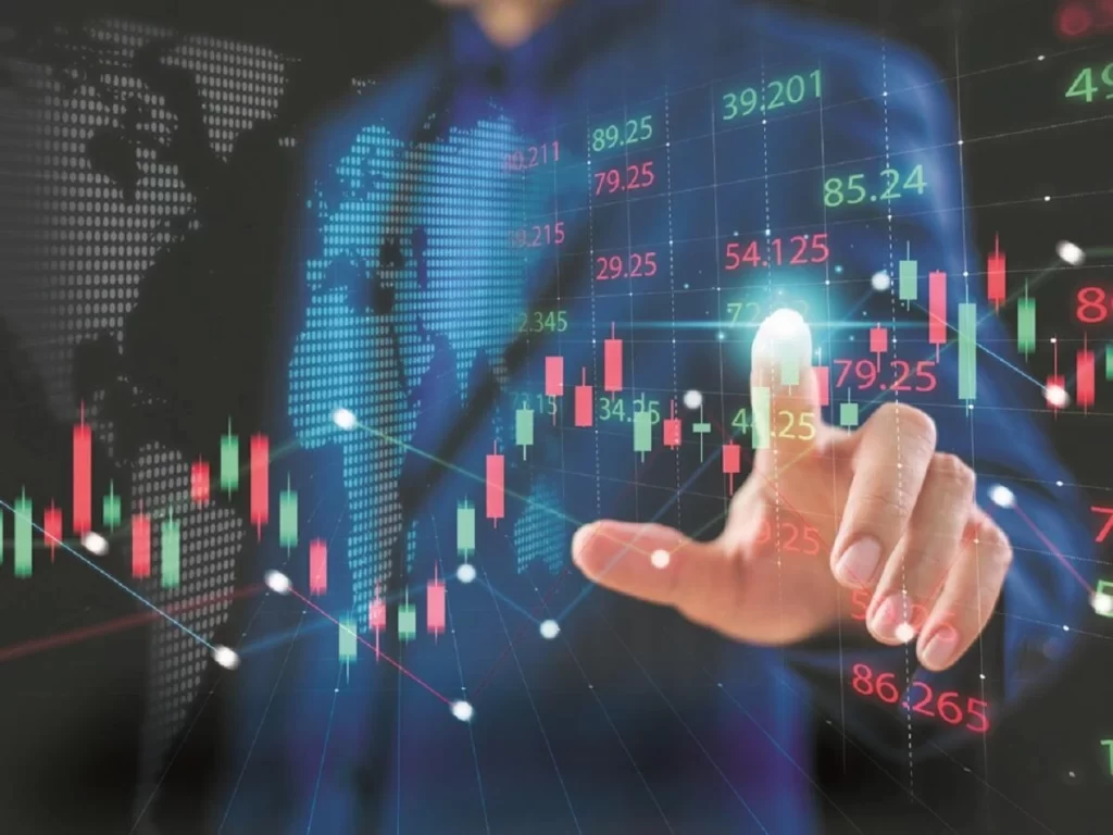 Sensex rebounds on banking and IT boost