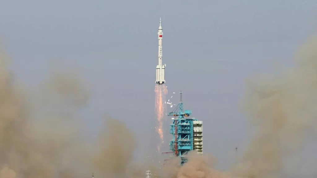 Uncrewed Shenzhou-22 liftoff