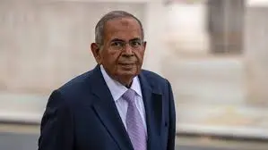 Gopichand Hinduja portrait in London office