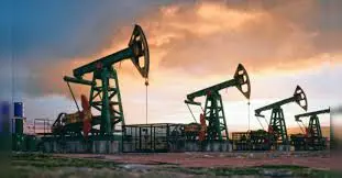 Oil and gold price trends