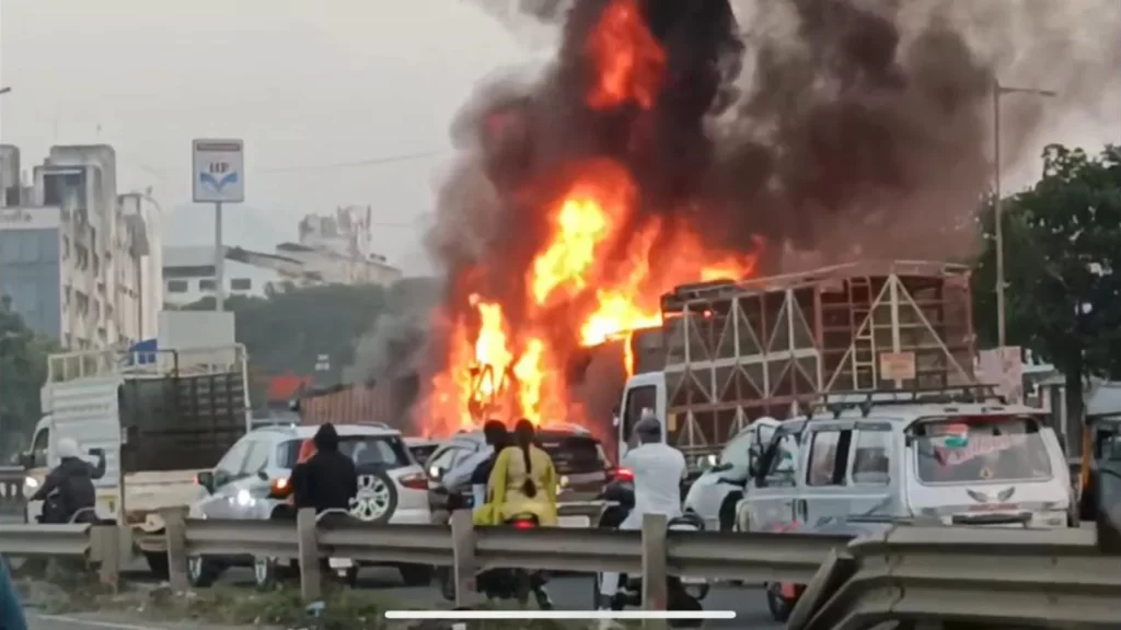 Pune Navale Bridge accident site