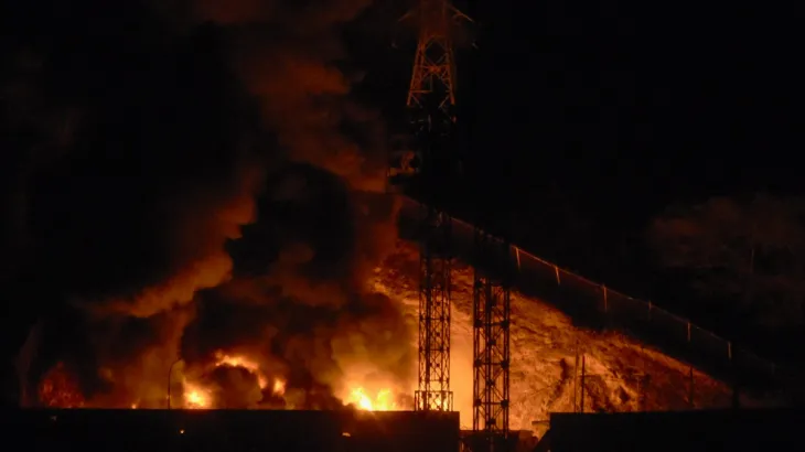 Explosions rock Caracas amid crisis