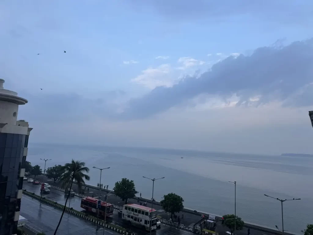 Mumbai unseasonal rainfall morning