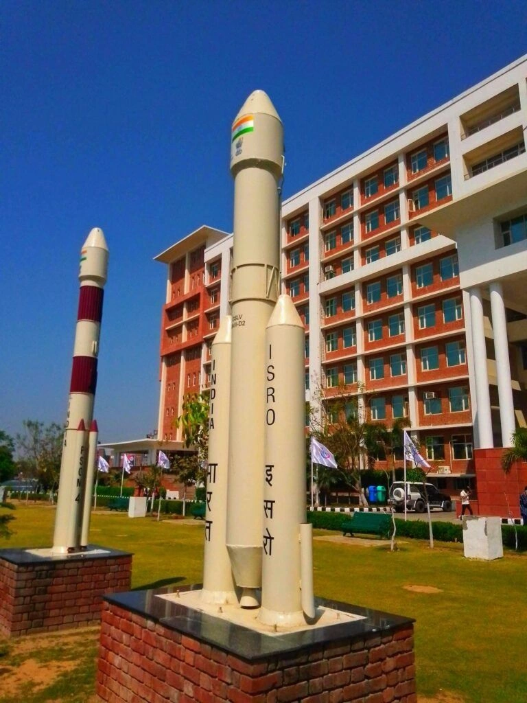 ISRO’s Reusable Launch Vehicle: Another Milestone for India’s Low-Cost Space Dreams Testing Phase Marks New Milestone for ISRO’s Reusable Launch Vehicle